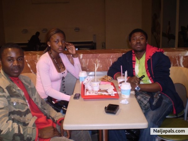 with som friends, havin lunch after classes - click for next photo
