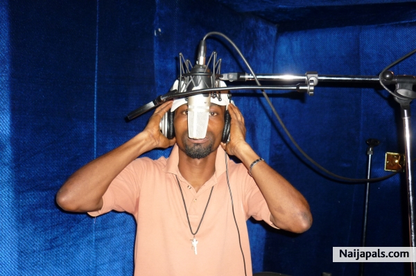 IN DAT STUDIO................. - click for next photo