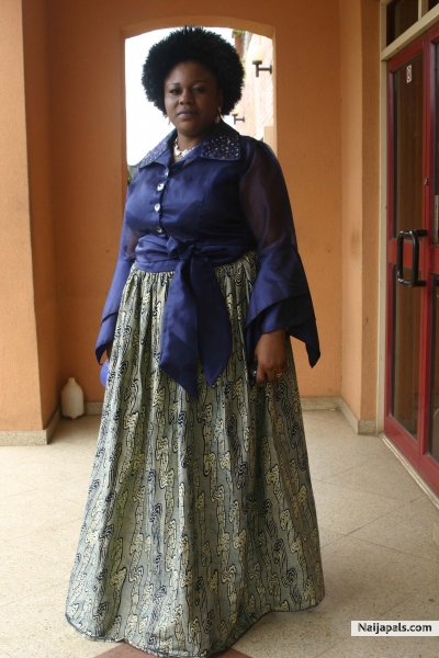Oyin Luv - click for next photo