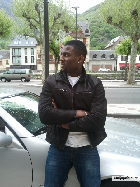  - click for next photo