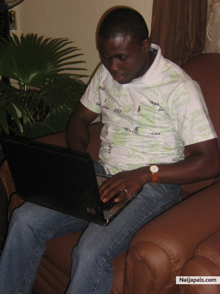 busy man - click for next photo
