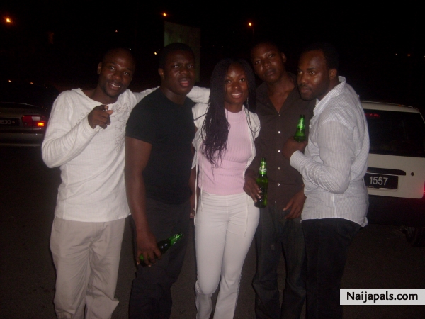 all mi hommies!!!xmas period.... - click for next photo