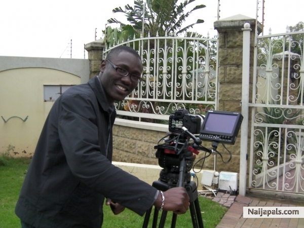 The jounalist for the hot new 2face video, watch out.. George Beke - click for next photo