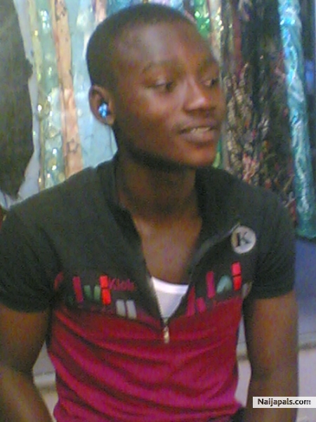 Dats me in ma hood. - click for next photo