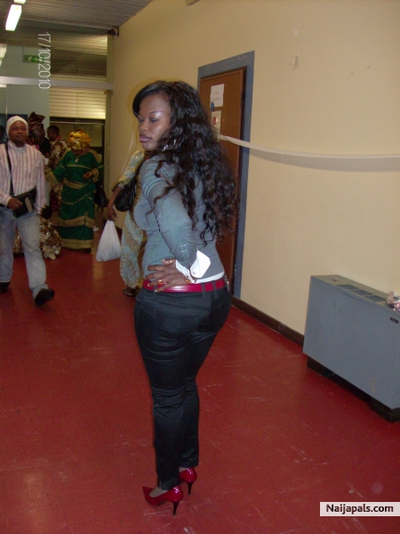  - click for next photo