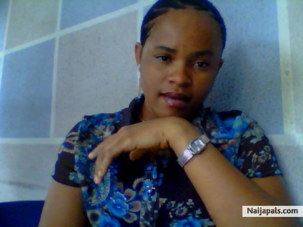 emmy cuti - click for next photo