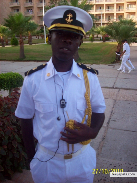 Sir Tee - click for next photo