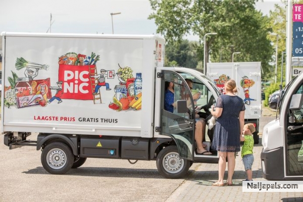On a Nice Sunny Day in The Netherlands! Picnic can give you some ice-cream - click for next photo