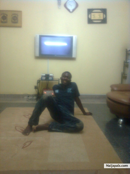 me n ma crib!!!!!!!!!!!!!!!!! - click for next photo