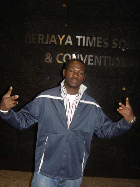 wud up.......... - click for next photo
