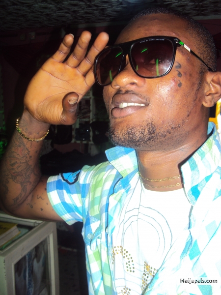 respect to all my fans and to my unfound love - click for next photo