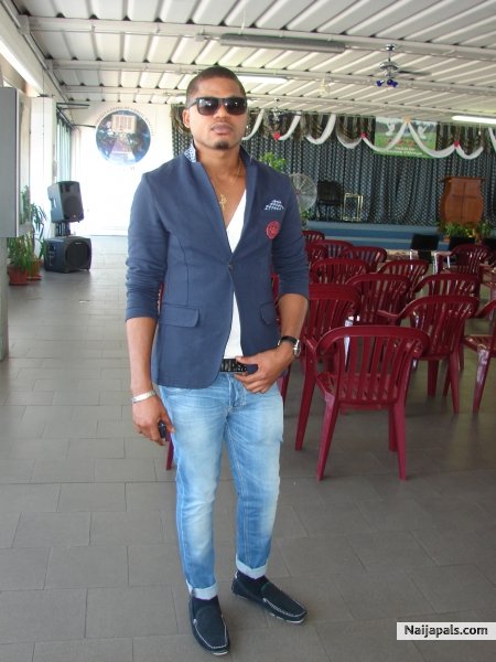  - click for next photo