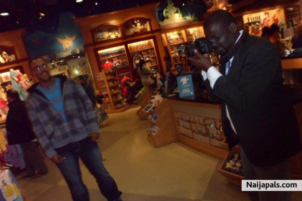 Behind the lens - click for next photo