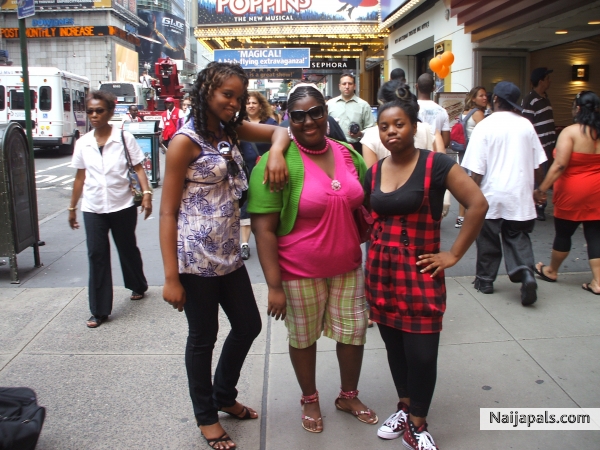 me and ma friendz - click for next photo