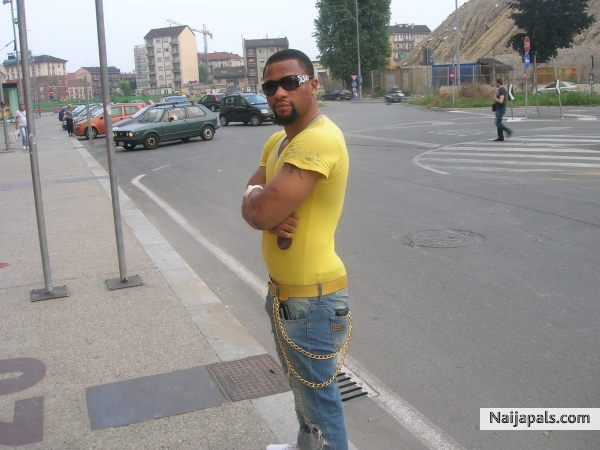  - click for next photo