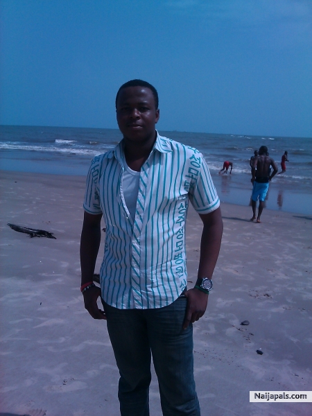 asuzu_on_beach - click for next photo