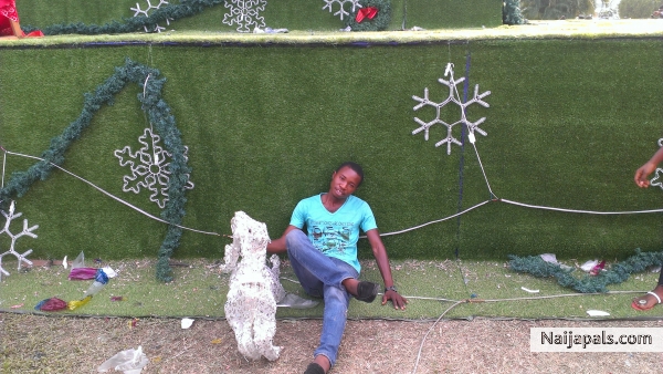 xmas tins on ma mind - click for next photo