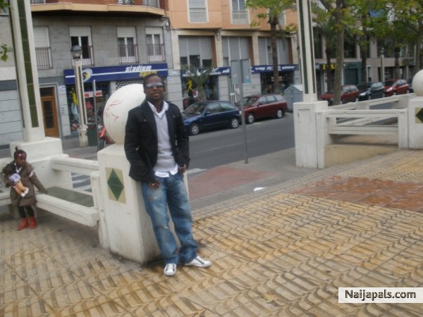  - click for next photo