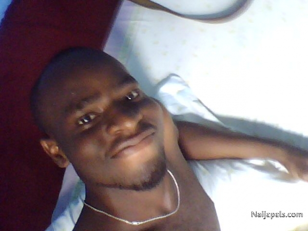Smyl at d camera...........lol - click for next photo