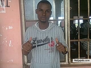 Jst me doin my tinzs - click for next photo