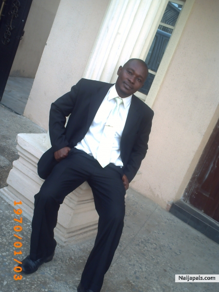 Am a caring man looking for a caring woman - click for next photo