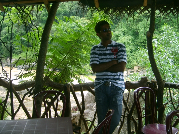  - click for next photo