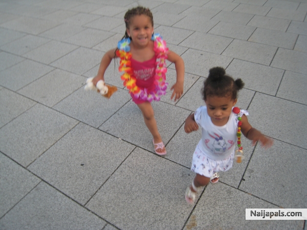 Hehehe Ma 2 Princess runinggg Funny - click for next photo