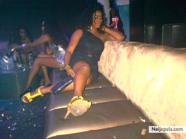 Black n Yellow! lol - click for next photo