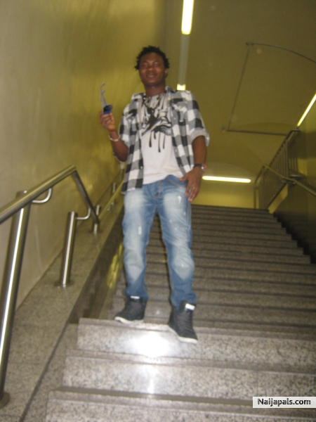  - click for next photo