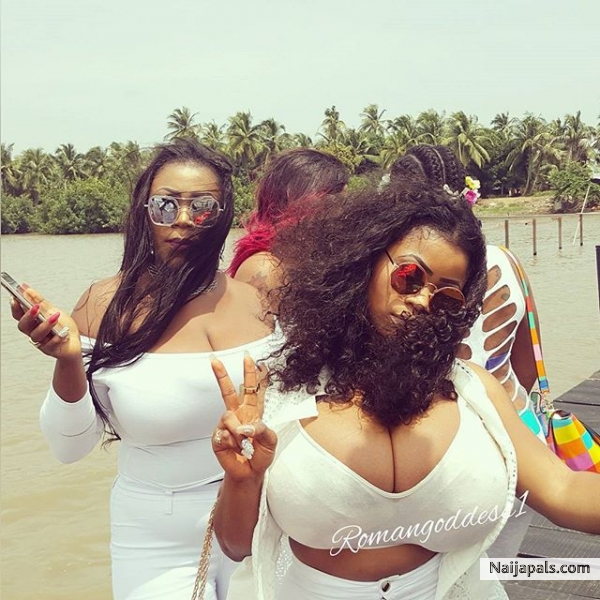 Sugar Mummies & Friends Beach Party, Join & Get Paid - click for next photo