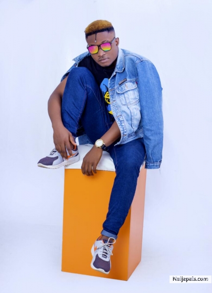 http://www.naijapals.com/music/Tikaya_Touch_my_thing-82067 - click for next photo