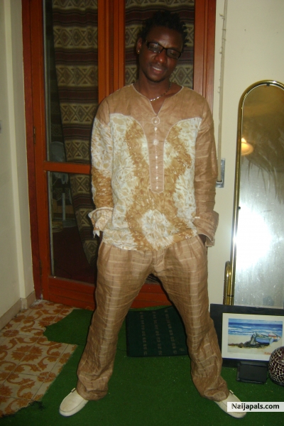  - click for next photo