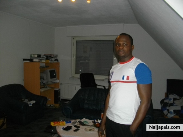  - click for next photo