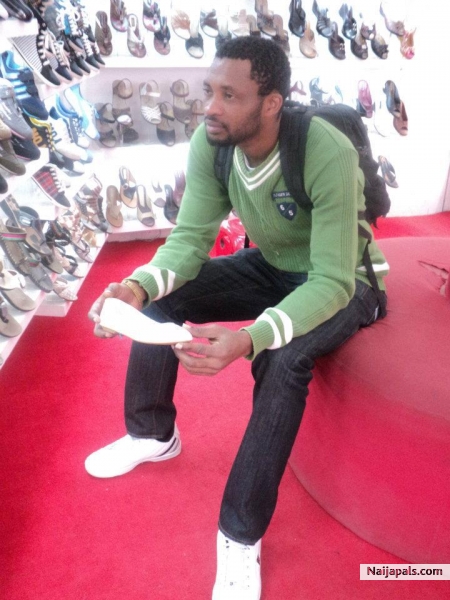  - click for next photo
