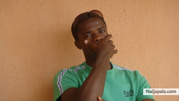FINE BOY LOOKING SEXY!!!!!!!! - click for next photo