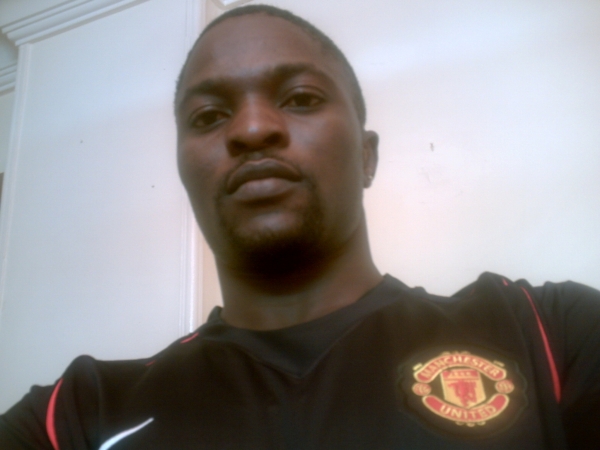 in Manutd Jersey - click for next photo