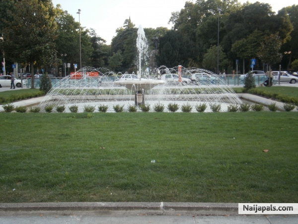  - click for next photo