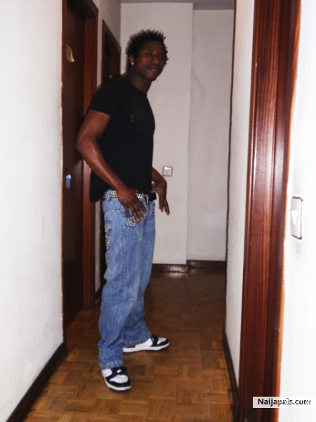 its me , hahah just becoming a man.. mama wouldnt recognise his lil kid no more!! - click for next photo