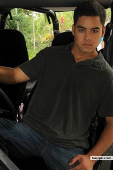 PRETTY LOOKING YOUNG GUY - click for next photo