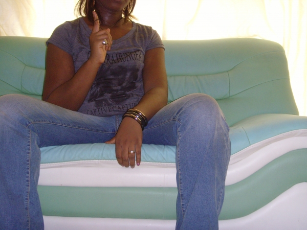 GOTTA FLAUNT MA WEDDING RING - click for next photo