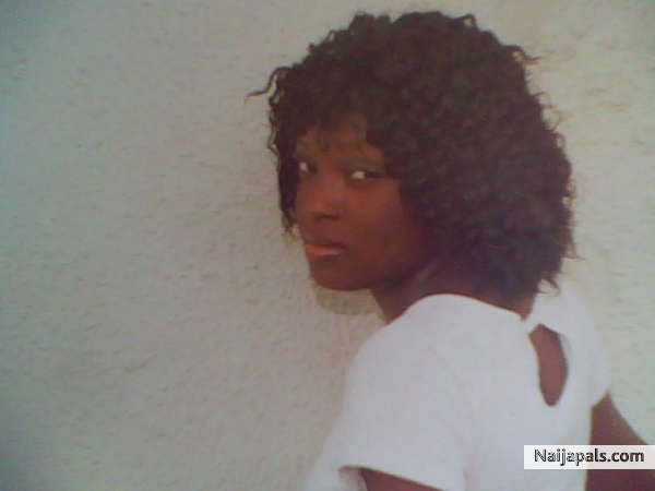 aisha - click for next photo