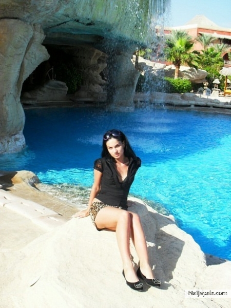  - click for next photo