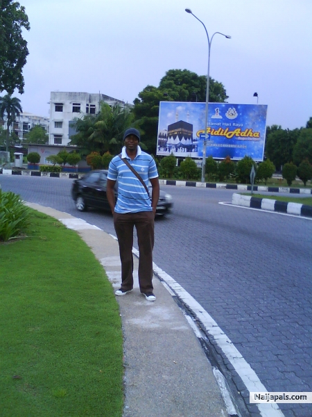  - click for next photo