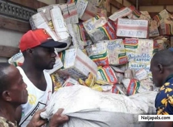 lo0k at that - throwing indomie away when i never chopp!! What!! - click for next photo