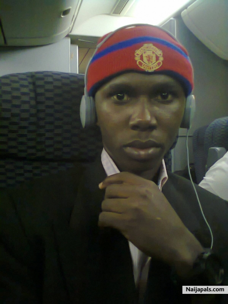 Flying United - click for next photo