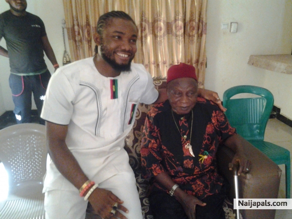 UMUAHIA–Mazi Nnamdi Kanu could not hide his happiness upon sighting the famous IPOB Musical Artiste Ozo Prince Chukwubuzor Mba (Ozo Akajiofor Igbo II, Ozo Ementaemeimo 1) known as Don Prince Sampe Master who was recently declared ‘most wanted Musician ’ by the tyrannic Buhari-led government, eventually captured, prosecuted and disgracefully for the Prosecutor (FG), was finally discharged and acquitted by the chief magistrate of the Municipal Magistrate Court in Abuja, Balami M. The IPOB l - click for next photo