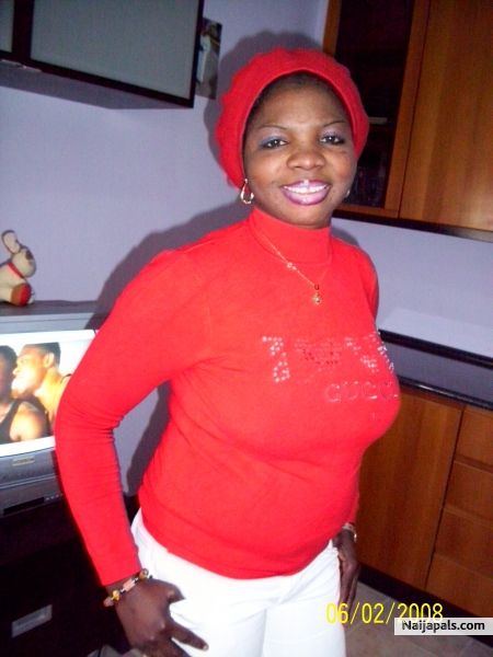 am always smiling and it makes me happy - click for next photo