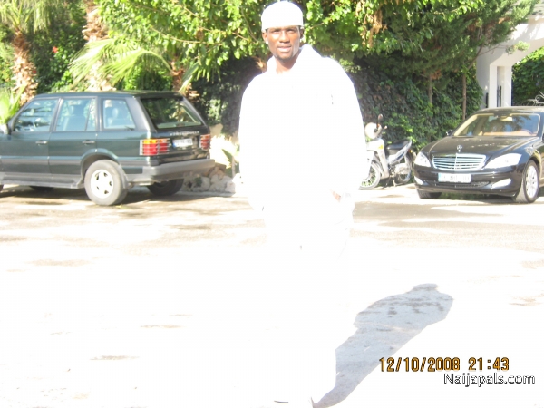  - click for next photo