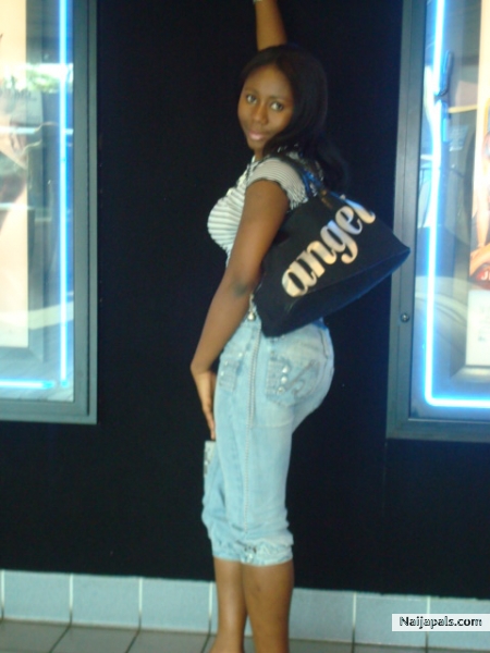 NICE LOOKING NAIJA BABE - click for next photo