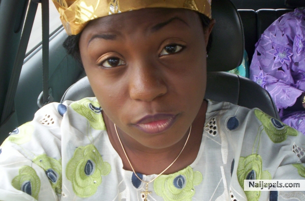 Dont i look like a babe? - click for next photo